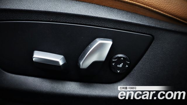 BMW 5-Series 2018 — photo 14