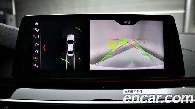 BMW 5-Series 2018 — photo 16