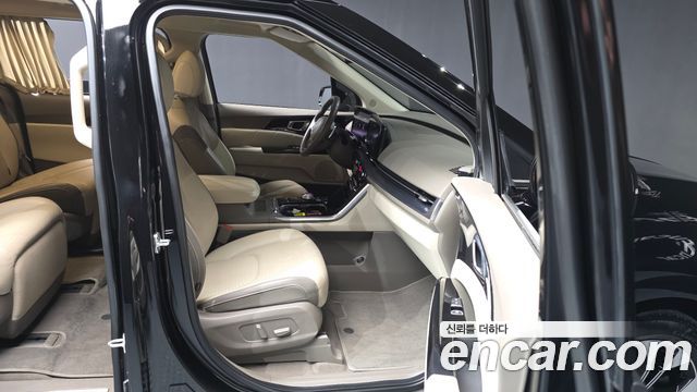 Kia Canival 2022 — photo 17