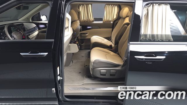 Kia Canival 2022 — photo 16