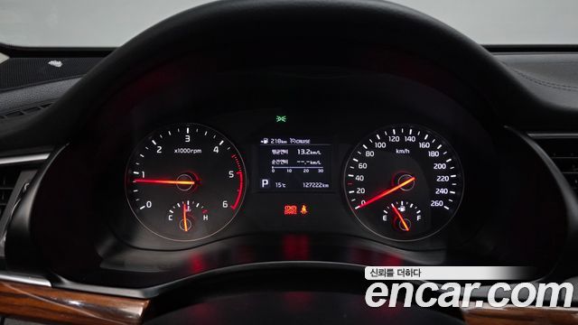 Kia K7 2016 — photo 8