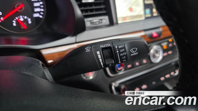Kia K7 2016 — photo 17