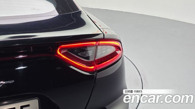 Kia Stinger 2019 — photo 8