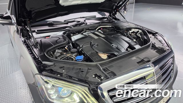 Mercedes-Benz S-Class 2020 — photo 6