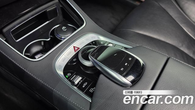 Mercedes-Benz S-Class 2020 — photo 16