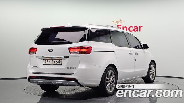 Kia Canival 2018 — photo 2