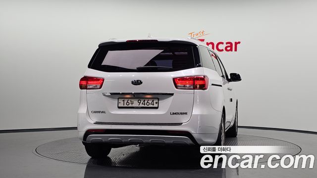 Kia Canival 2018 — photo 4