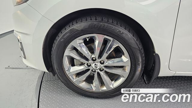 Kia Canival 2018 — photo 5