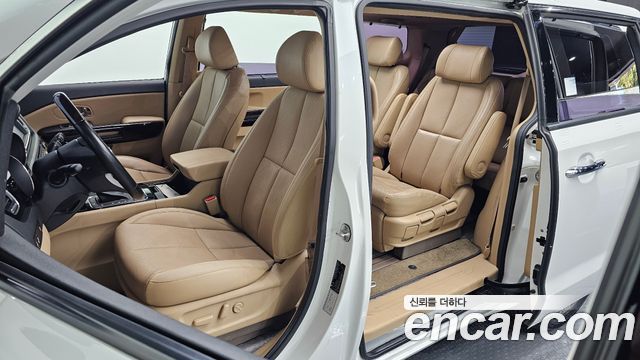 Kia Canival 2018 — photo 13