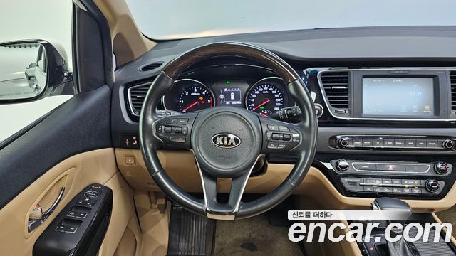 Kia Canival 2018 — photo 18