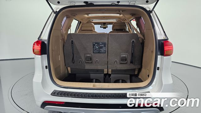 Kia Canival 2018 — photo 26