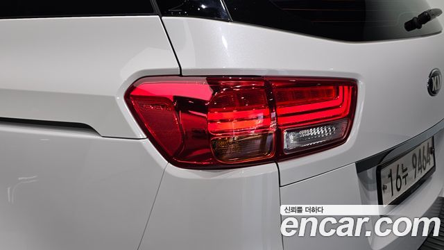 Kia Canival 2018 — photo 9