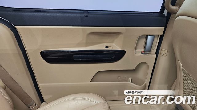 Kia Canival 2018 — photo 15