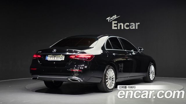 Mercedes-Benz E-Class 2021 — photo 2