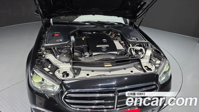 Mercedes-Benz E-Class 2021 — photo 6