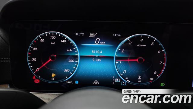 Mercedes-Benz E-Class 2021 — photo 11