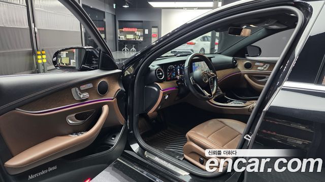 Mercedes-Benz E-Class 2021 — photo 13