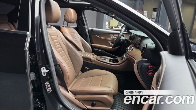 Mercedes-Benz E-Class 2021 — photo 17