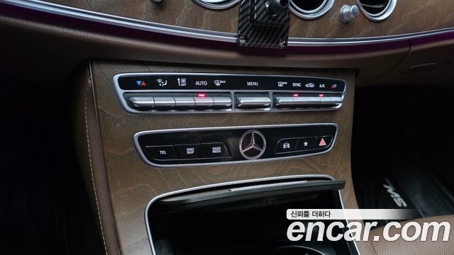 Mercedes-Benz E-Class 2021 — photo 23