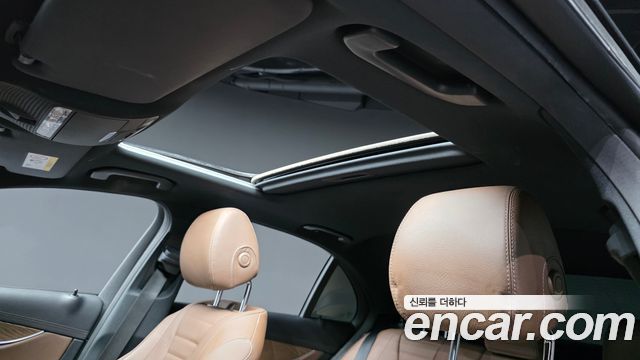 Mercedes-Benz E-Class 2021 — photo 25