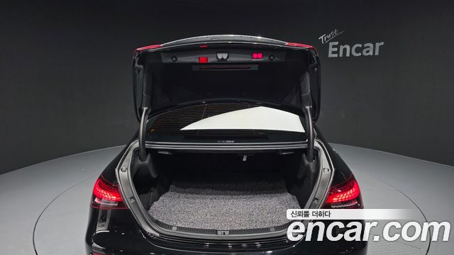 Mercedes-Benz E-Class 2021 — photo 26