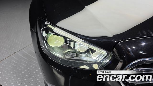 Mercedes-Benz E-Class 2021 — photo 8