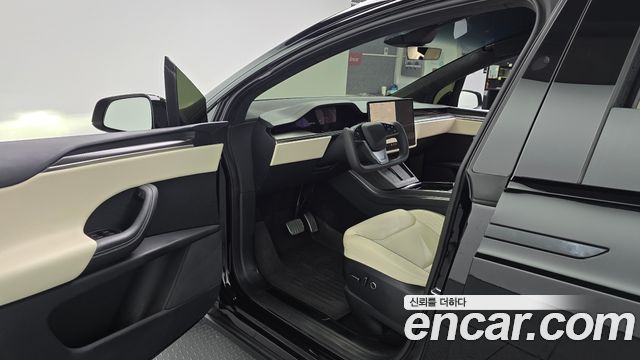 Tesla Model X 2023 — photo 13