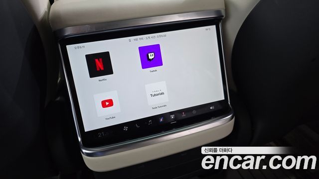 Tesla Model X 2023 — photo 26