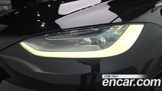 Tesla Model X 2023 — photo 8