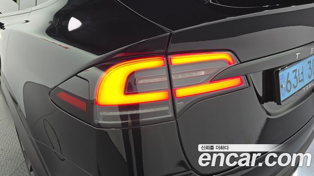 Tesla Model X 2023 — photo 9
