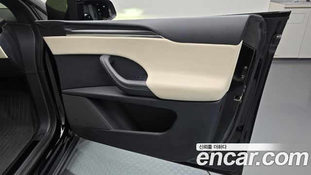 Tesla Model X 2023 — photo 15
