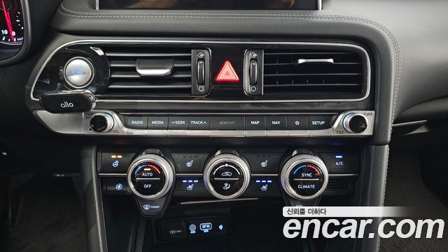 Genesis G70 2019 — photo 24