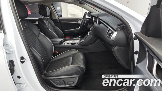 Genesis G70 2019 — photo 16