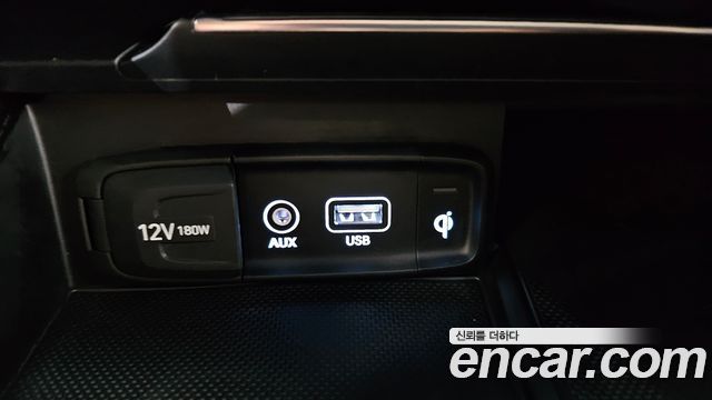 Genesis G70 2019 — photo 28