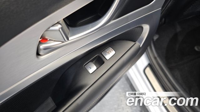 Genesis G70 2019 — photo 31