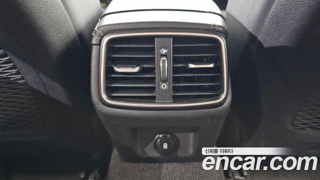 Genesis G70 2019 — photo 32