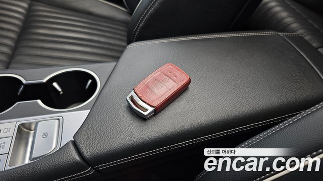 Genesis G70 2019 — photo 36