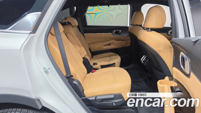 Kia Sorento 2023 — photo 17