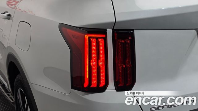 Kia Sorento 2023 — photo 9