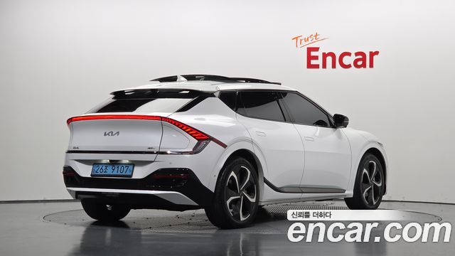 Kia EV6 2023 — photo 2