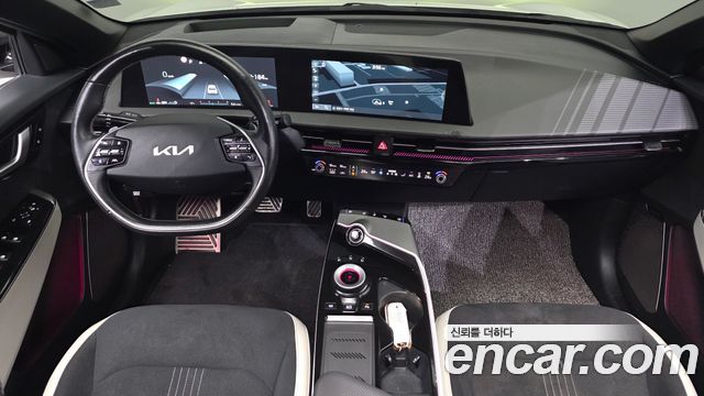Kia EV6 2023 — photo 10