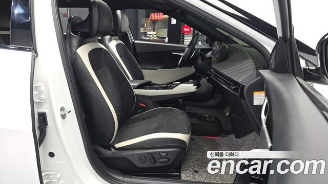 Kia EV6 2023 — photo 17