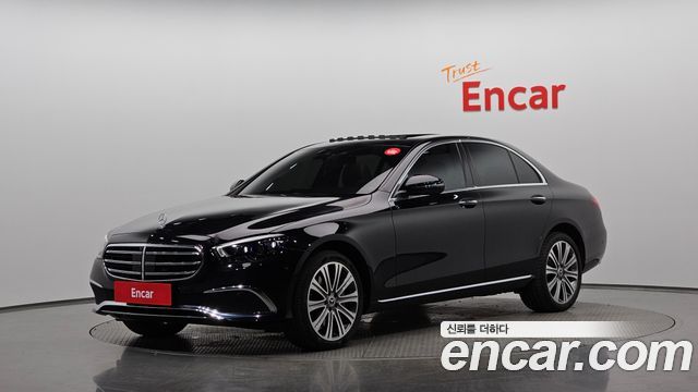 Mercedes-Benz E-Class 2023 — photo 1