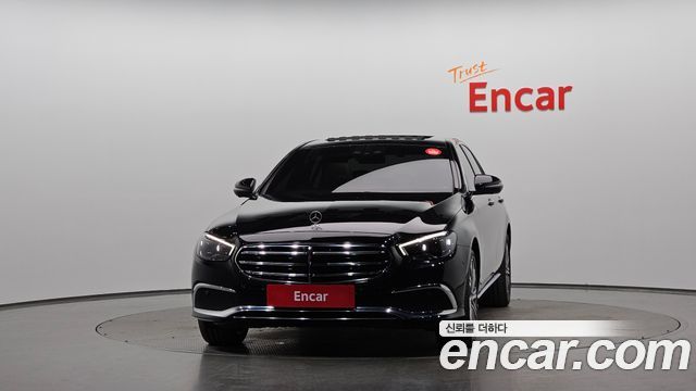 Mercedes-Benz E-Class 2023 — photo 3