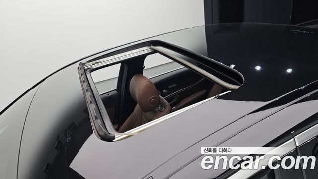 Mercedes-Benz E-Class 2023 — photo 27