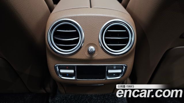 Mercedes-Benz E-Class 2023 — photo 32