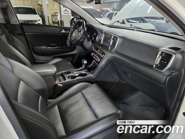 Kia Sportage 2018 — photo 12