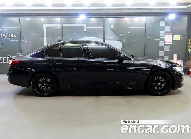 BMW 5-Series 2021 — photo 3