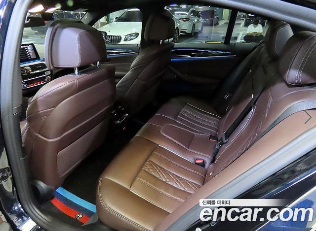 BMW 5-Series 2021 — photo 7