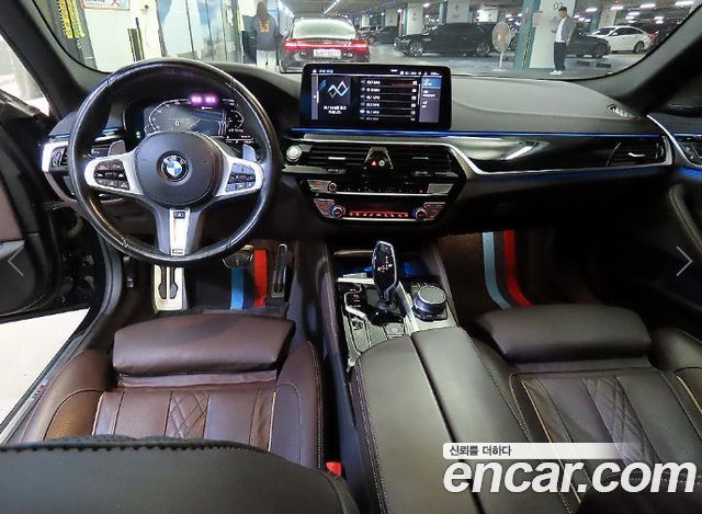 BMW 5-Series 2021 — photo 10